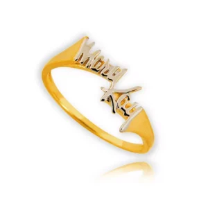 Pierścionek ze złota łączący klasykę z nowoczesnością.