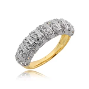 Pierścionek ze złota łączący klasykę z nowoczesnością.