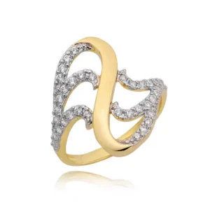 Złoty pierścionek podkreślający subtelny blask kamieni.