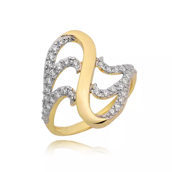 Złoty pierścionek podkreślający subtelny blask kamieni.