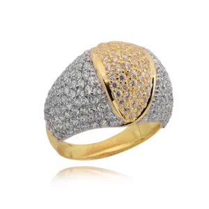 Elegancki pierścionek będący doskonałym dodatkiem do stylizacji.