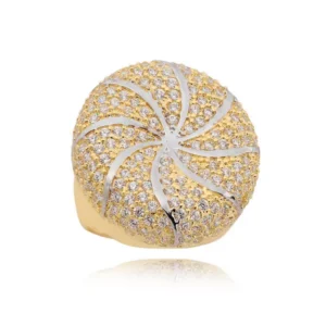 Stylowy pierścionek o eleganckiej i kobiecej formie.