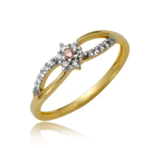 Pierścionek ze złota łączący klasykę z nowoczesnością.