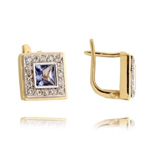 Złote kolczyki o klasycznej i ponadczasowej formie.