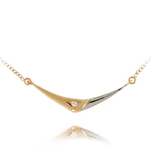 Elegancki wisiorek ze złota na łańcuszku.