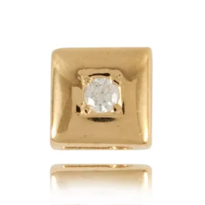 Wisiorek ze złota tworzony indywidualnie.